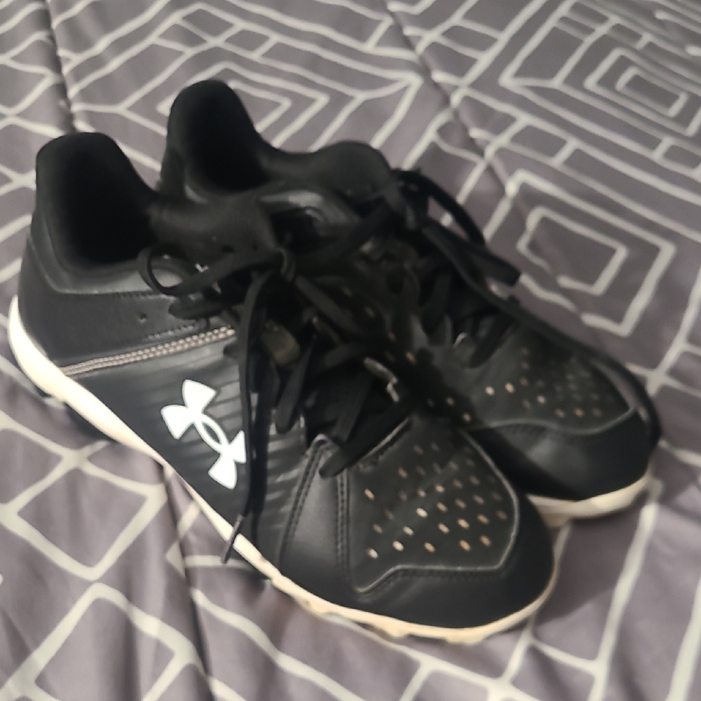 Under Armour Black and White Baseball Cleats